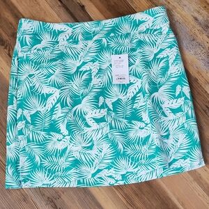 Croft & Barrow Green and White Skort
